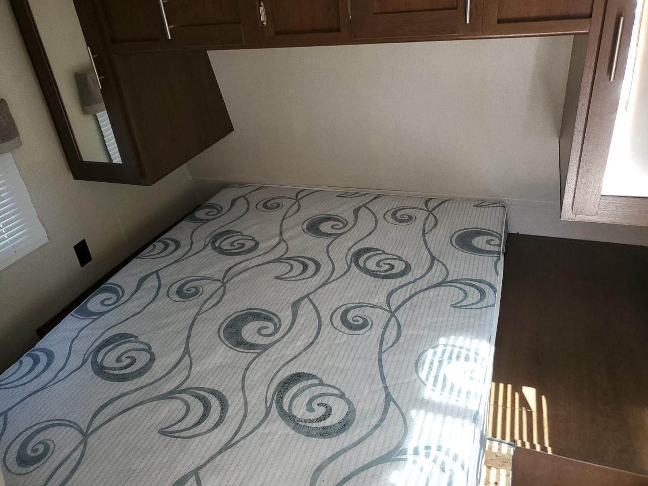 Lot #3277196953 2018 FOREST RIVER AVENGER 26BK