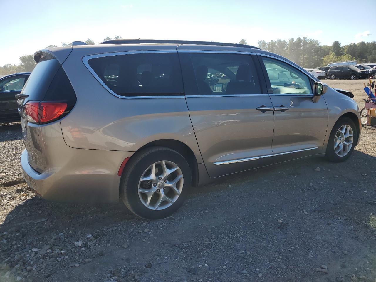 CHRYSLER PACIFICA TOURING L