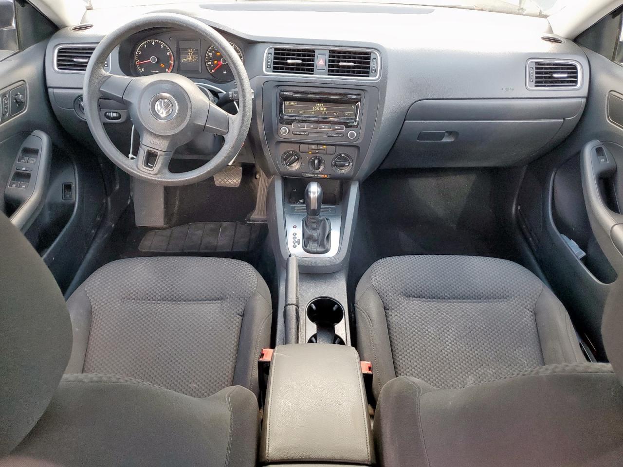 VOLKSWAGEN JETTA BASE