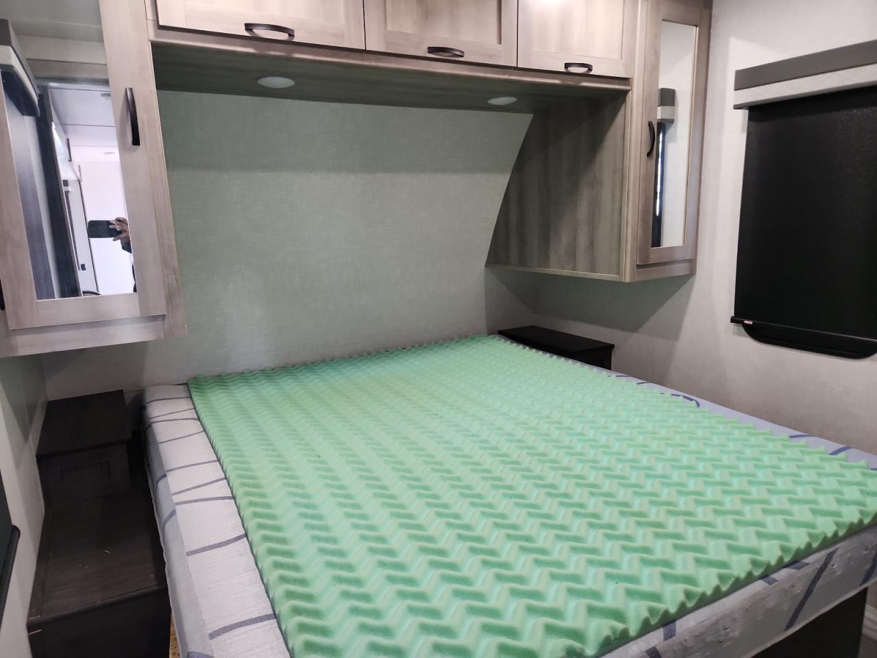 Lot #3280872396 2021 WINNEBAGO VOYAGE