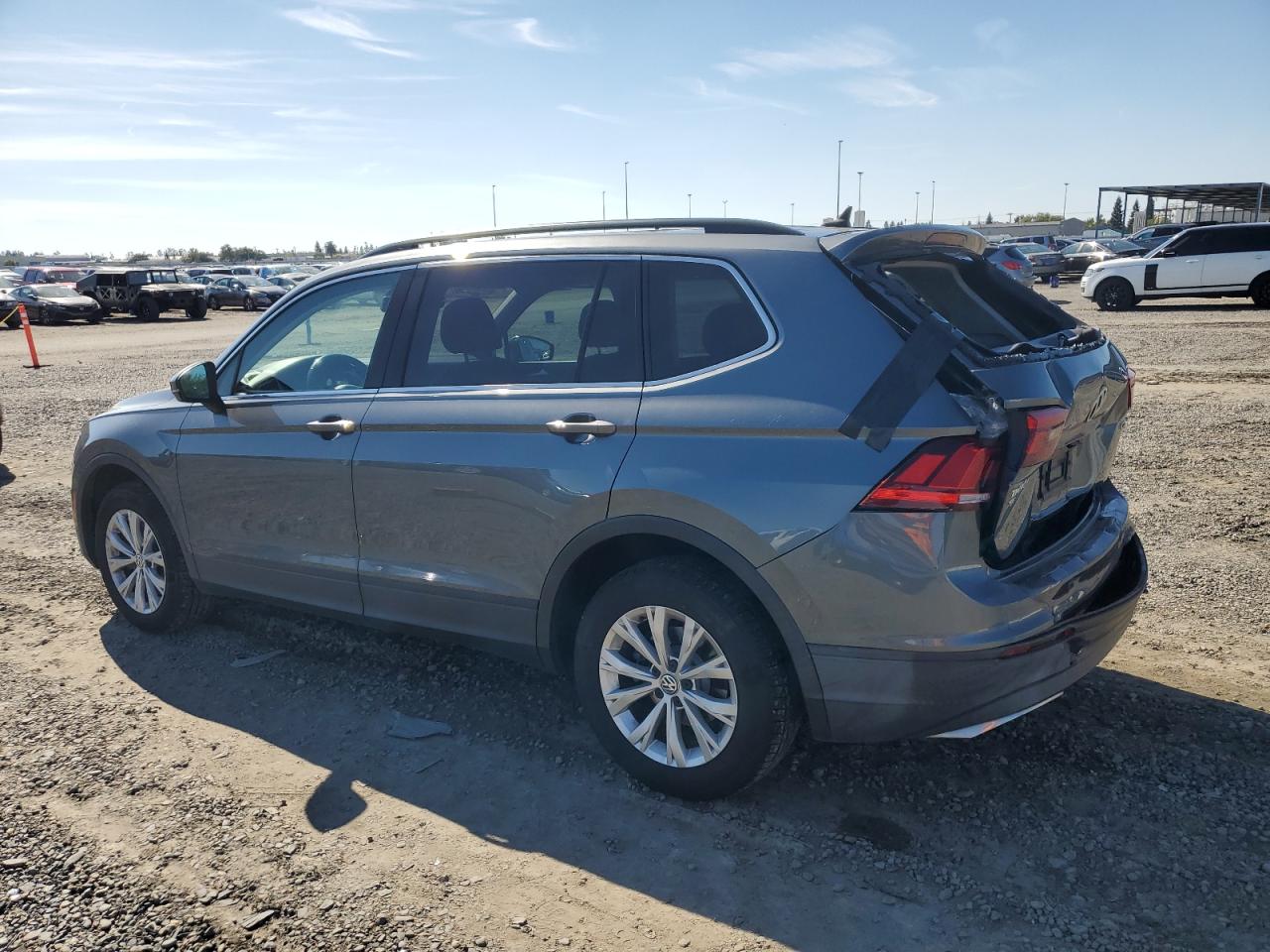 VOLKSWAGEN TIGUAN SE