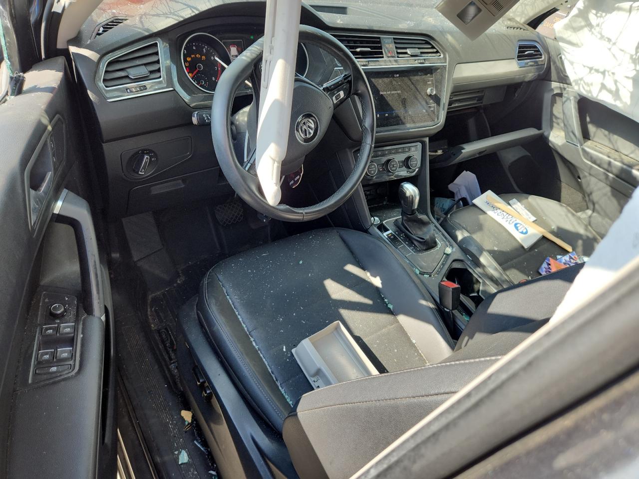 VOLKSWAGEN TIGUAN SE