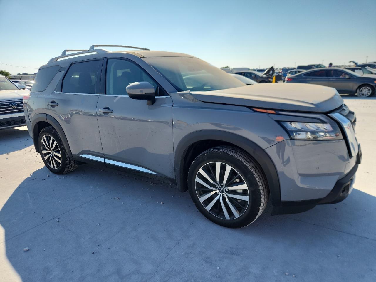 NISSAN PATHFINDER PLATINUM