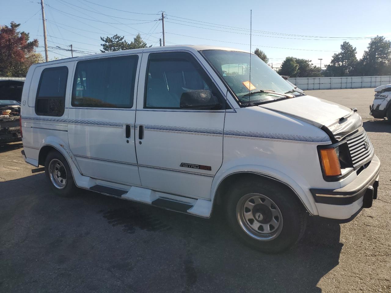 Lot #3302736018 1994 CHEVROLET ASTRO