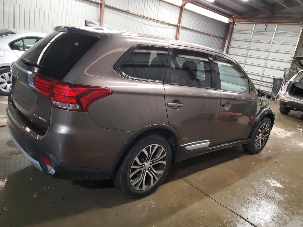 MITSUBISHI OUTLANDER ES