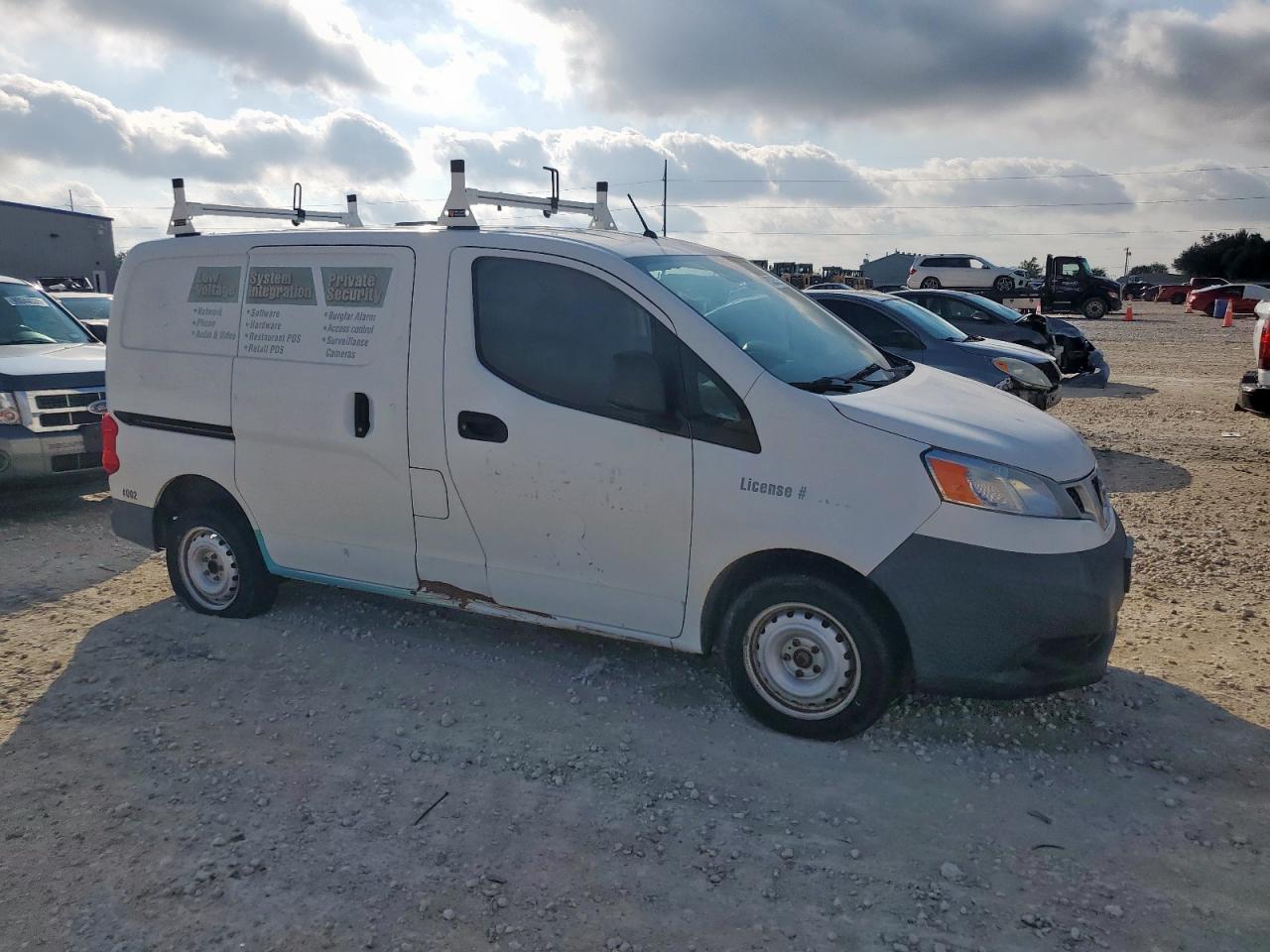 NISSAN NV200 2.5S