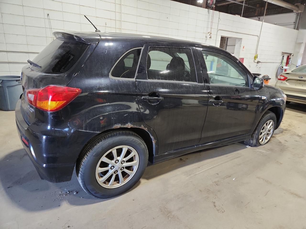 MITSUBISHI OUTLANDER ES