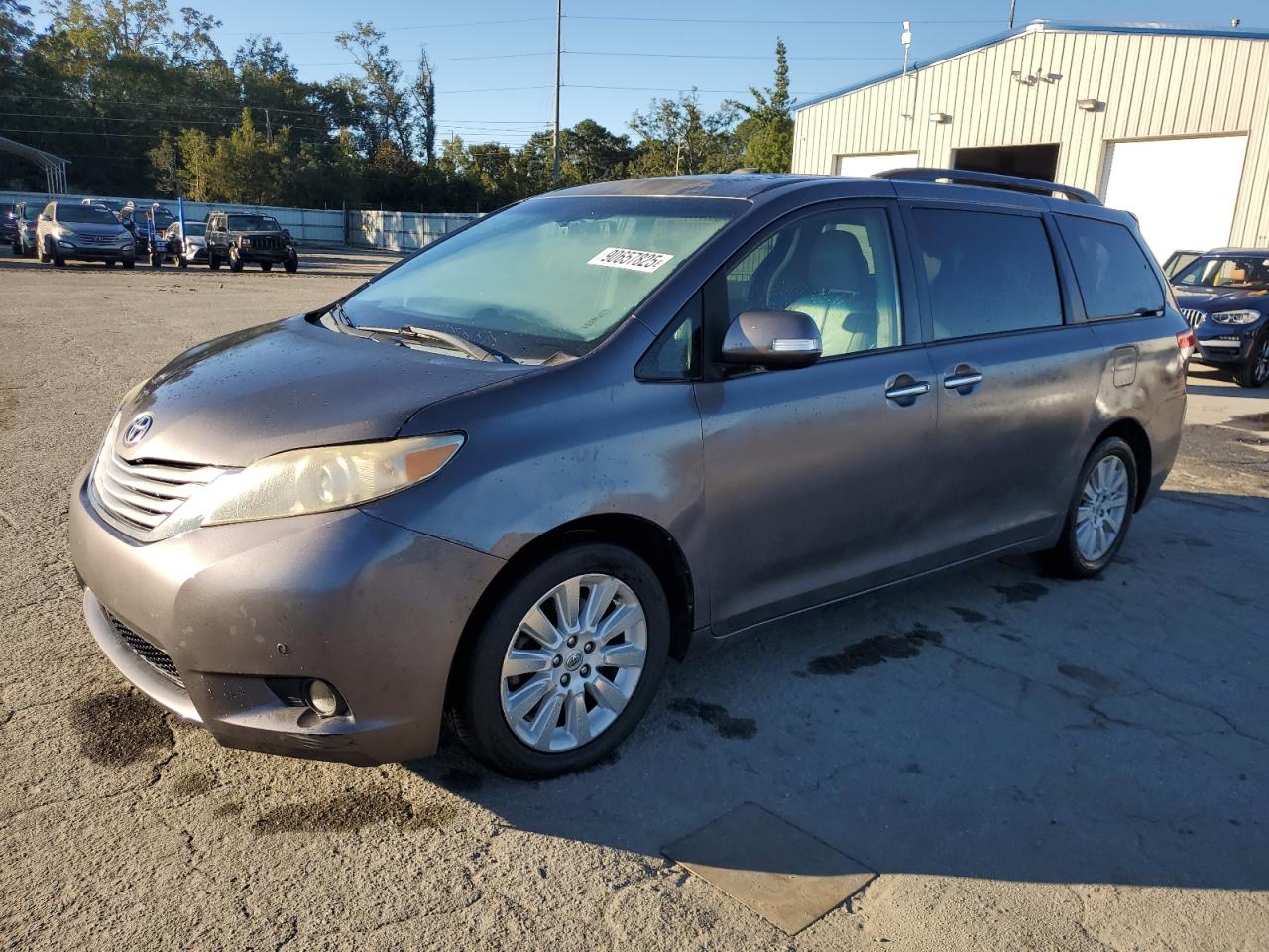 TOYOTA SIENNA XLE