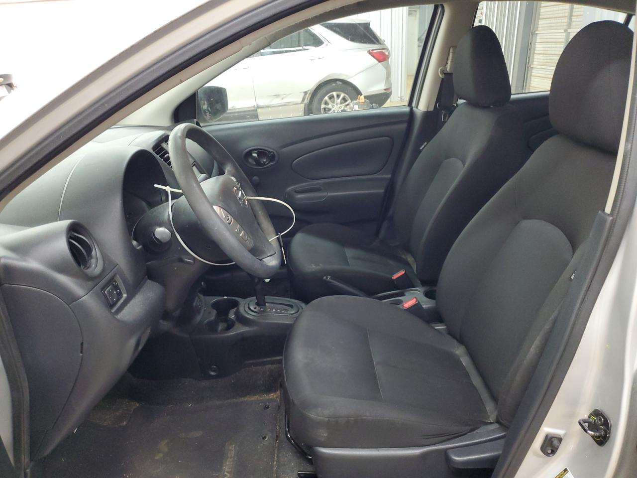 NISSAN VERSA S