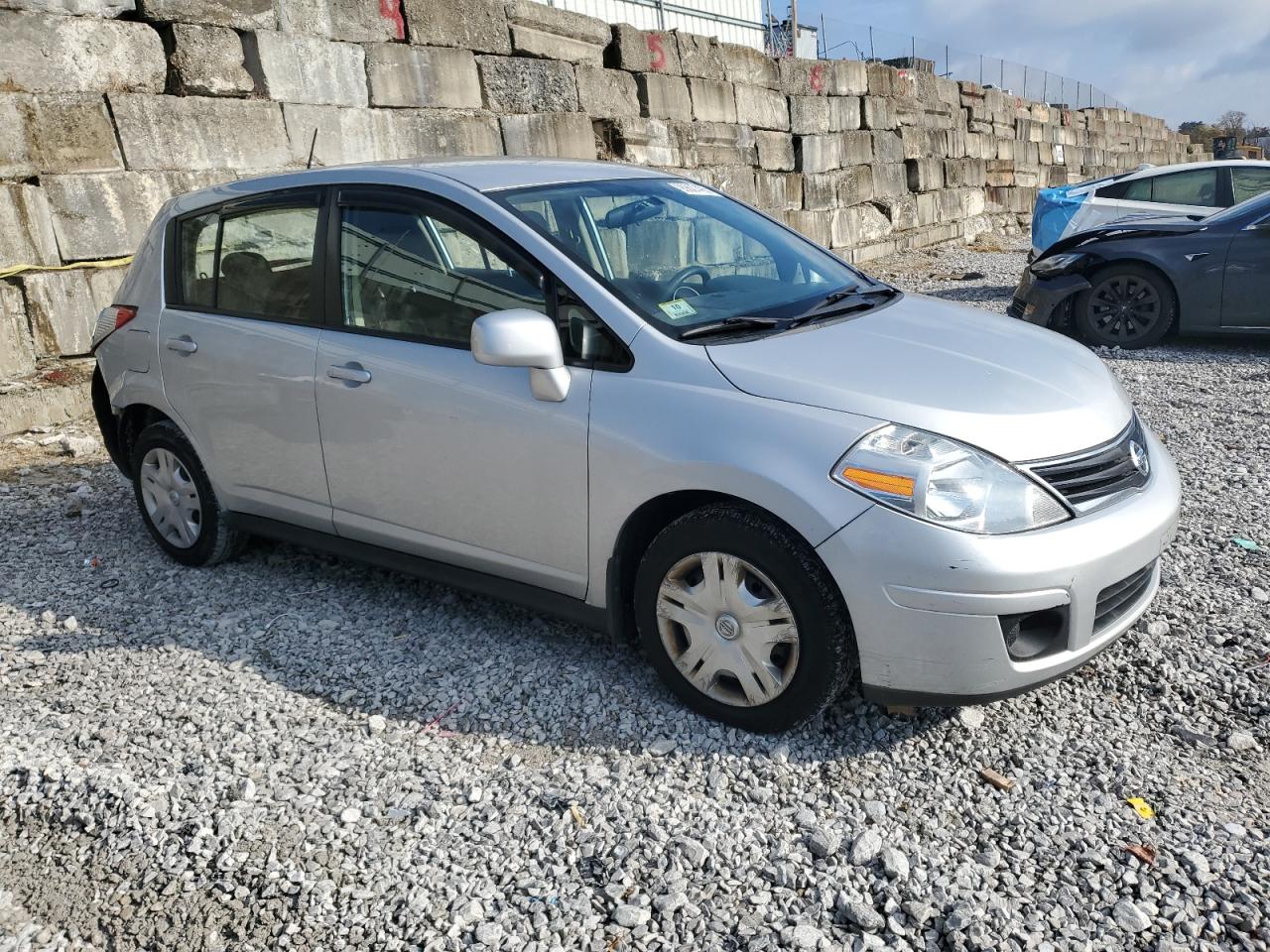 NISSAN VERSA S