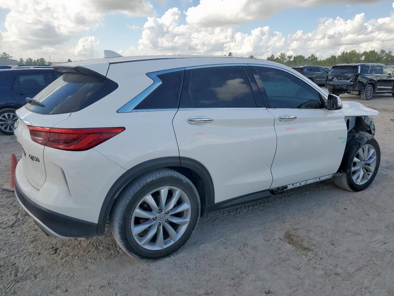 INFINITI QX50 ESSENTIAL