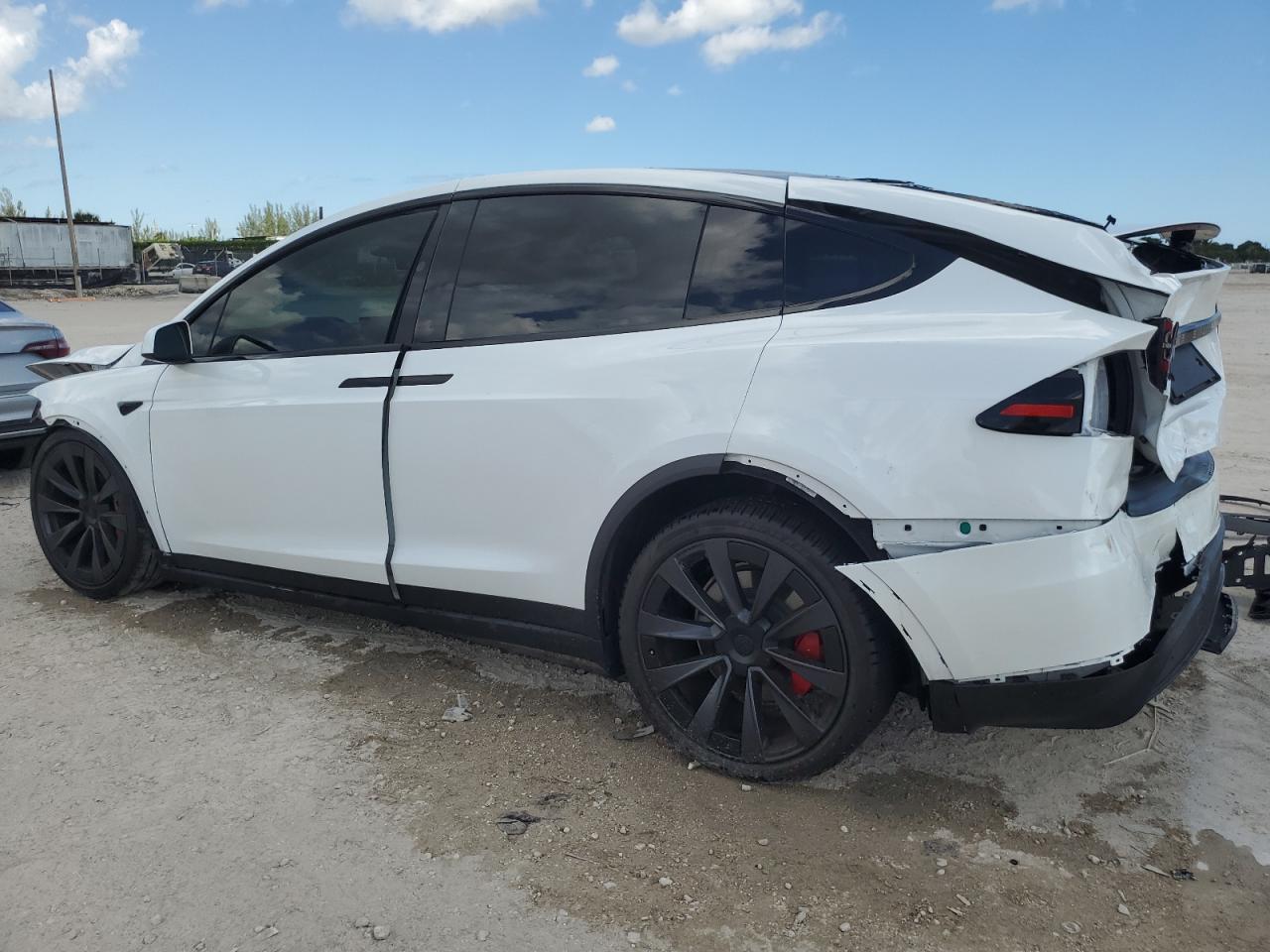 TESLA MODEL X