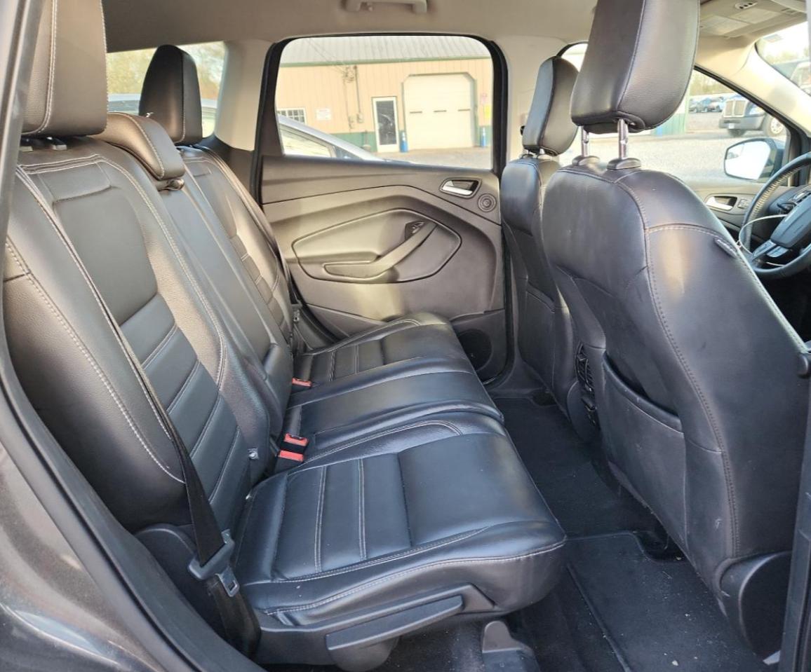 FORD ESCAPE TITANIUM