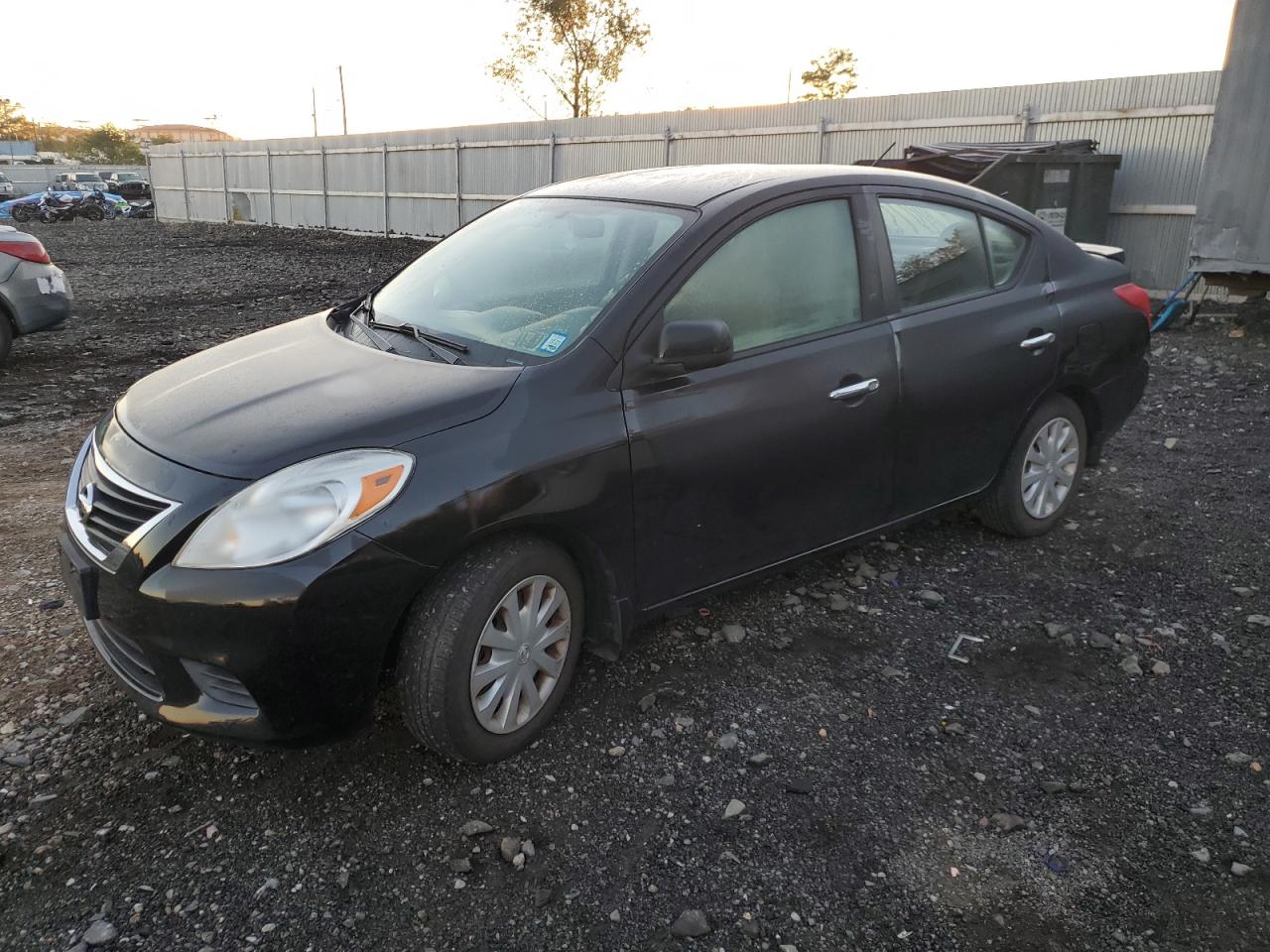 NISSAN VERSA S