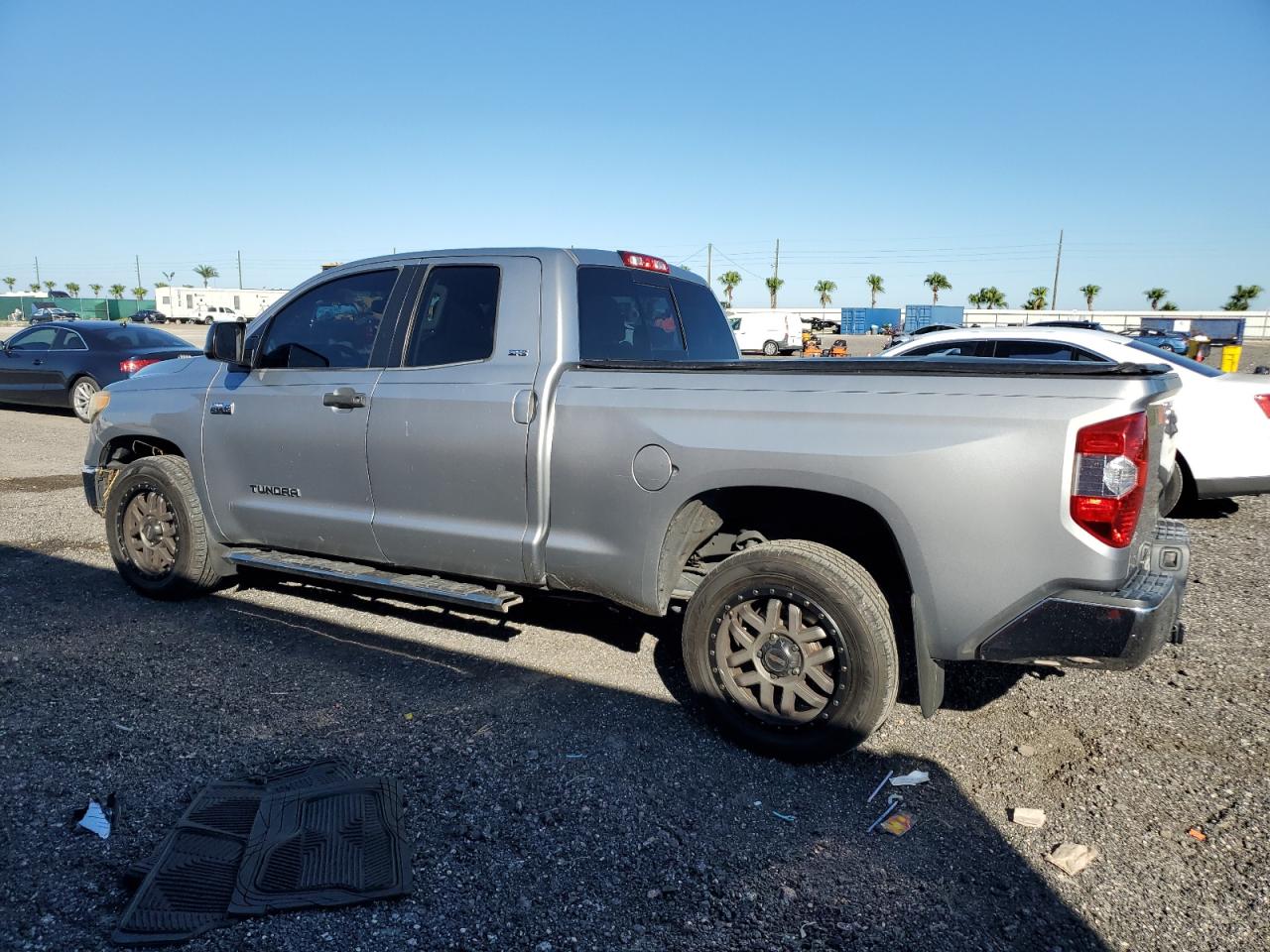 TOYOTA TUNDRA DOUBLE CAB SR