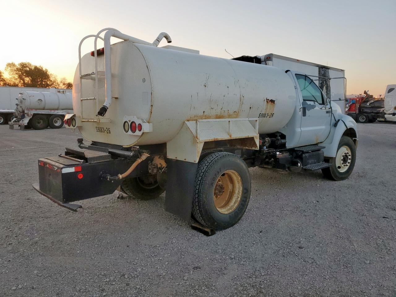 FORD F-750 SUPER DUTY