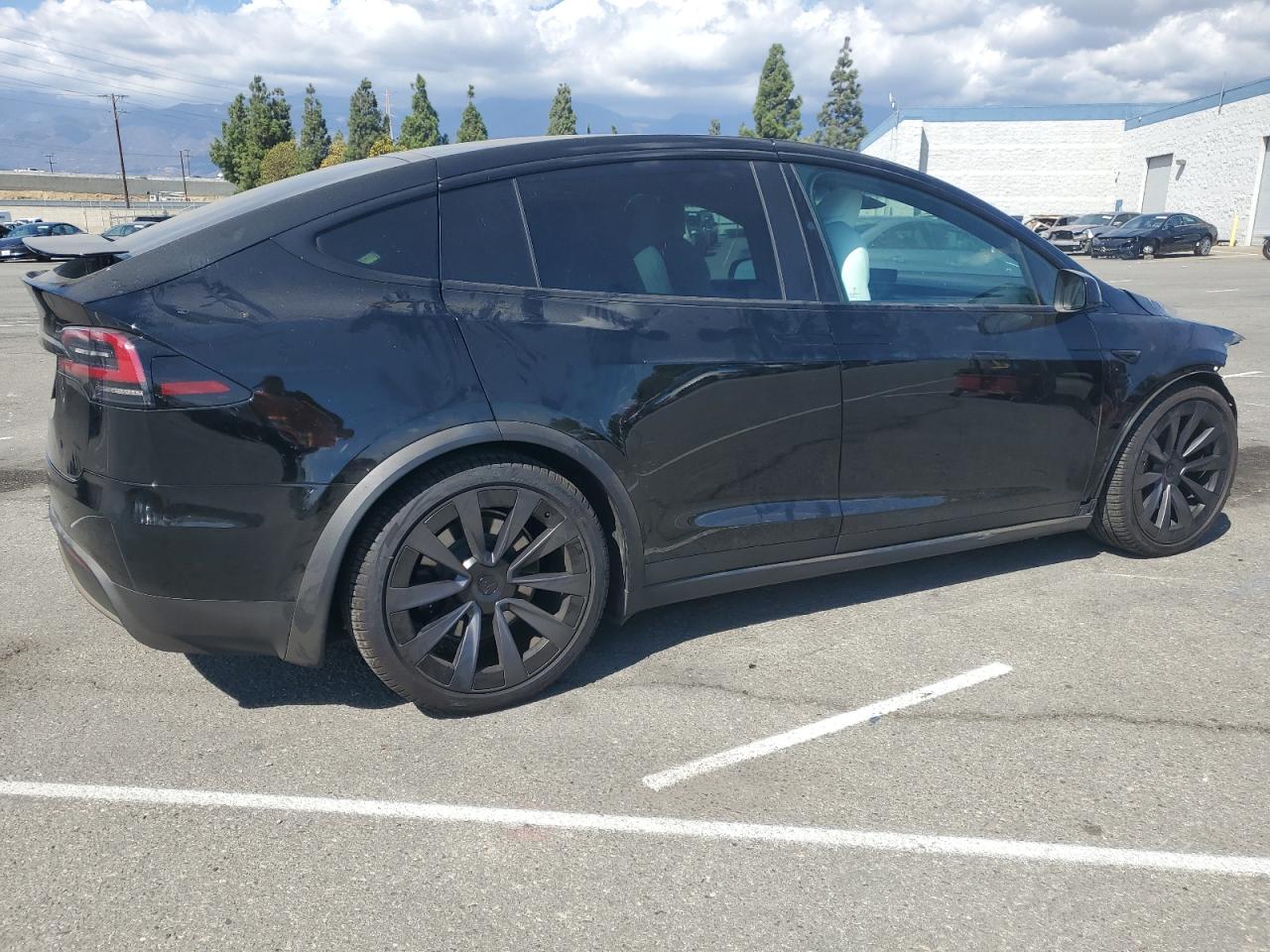 TESLA MODEL X