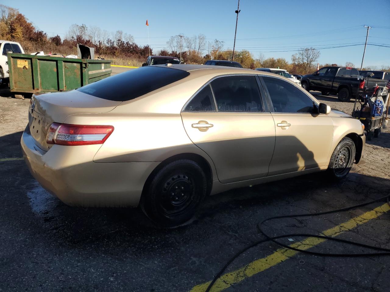 TOYOTA CAMRY BASE