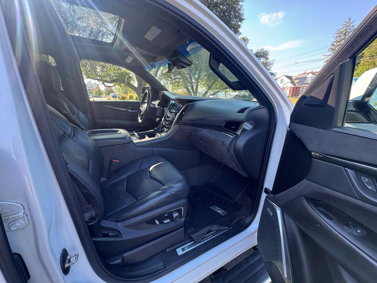 CADILLAC ESCALADE ESV PLATINUM