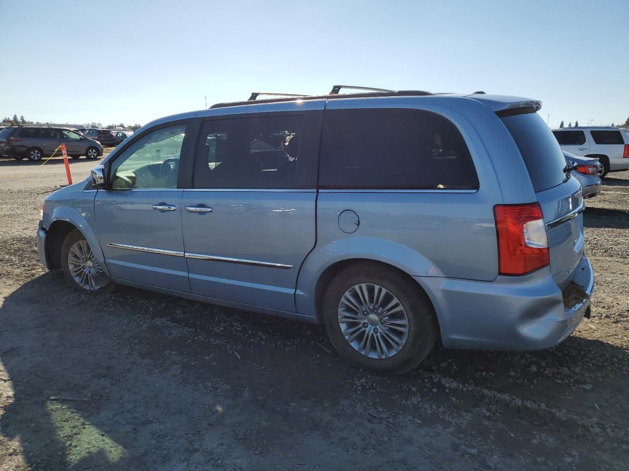 CHRYSLER TOWN & COUNTRY TOURING L