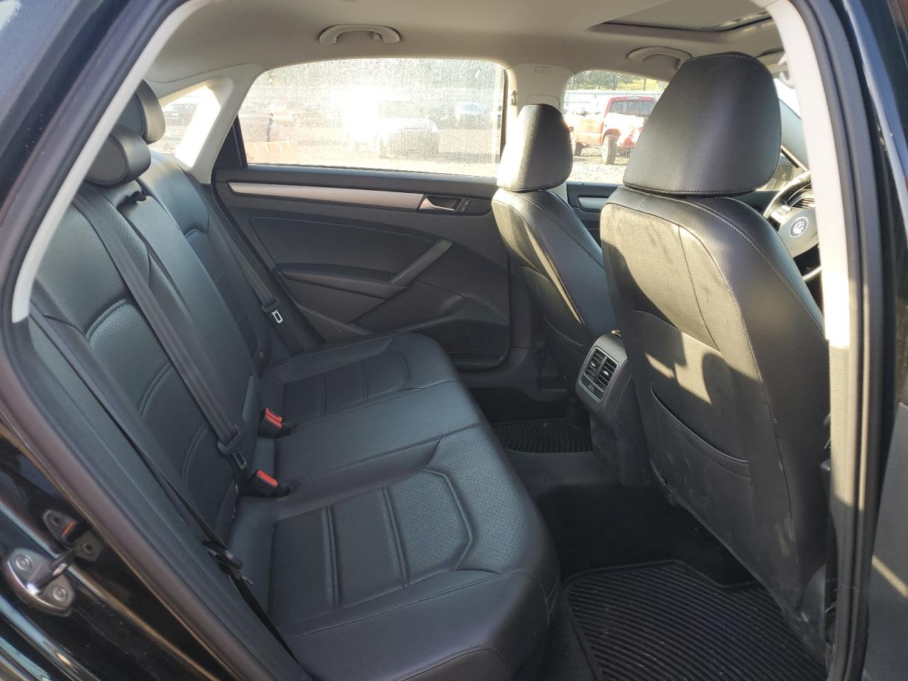 VOLKSWAGEN PASSAT SE