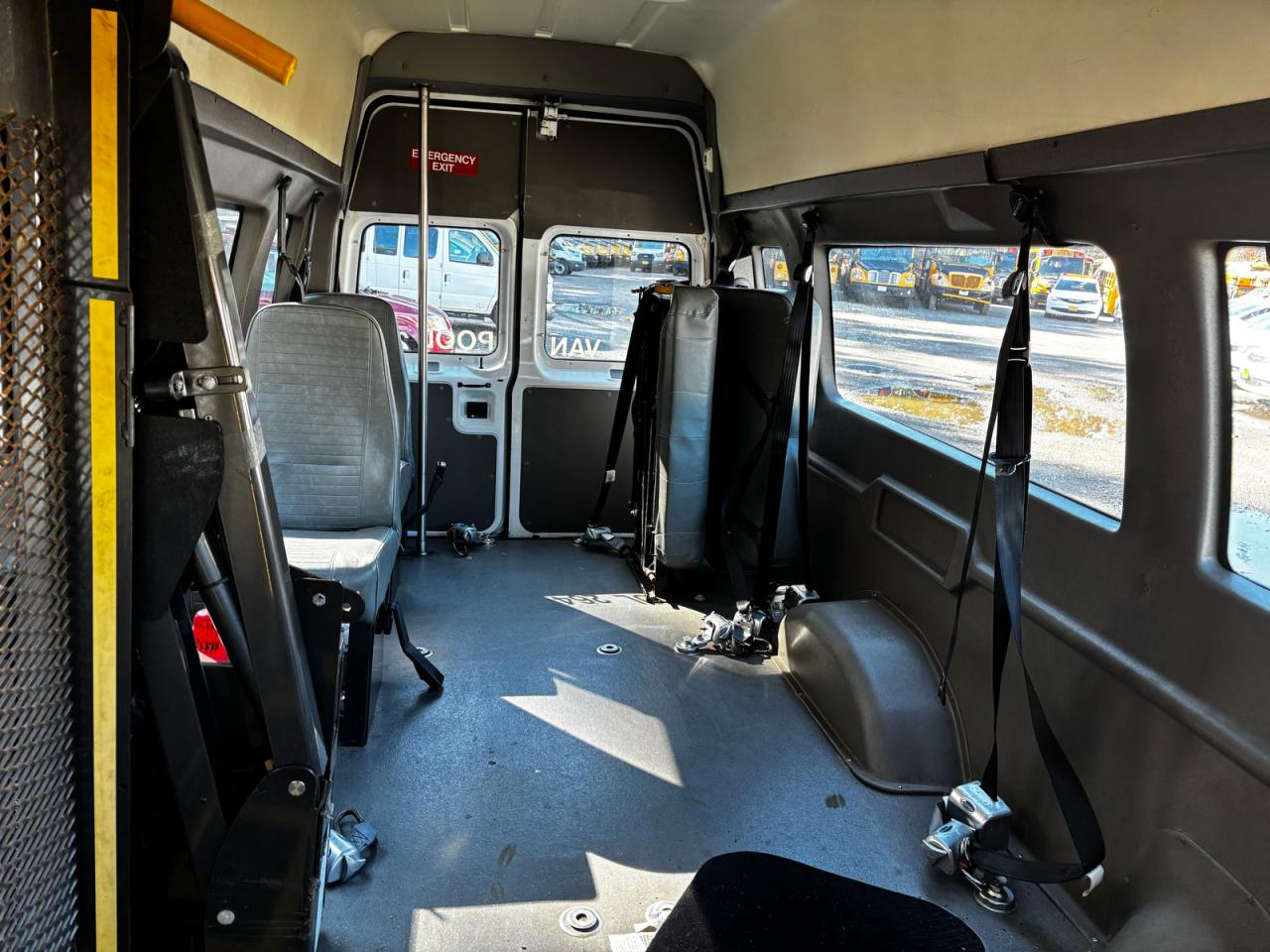 FORD ECONOLINE E250 VAN