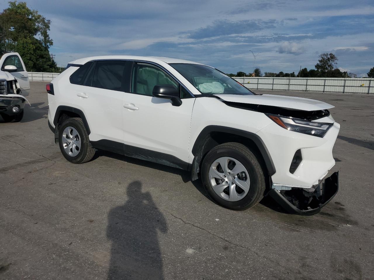 TOYOTA RAV4 LE