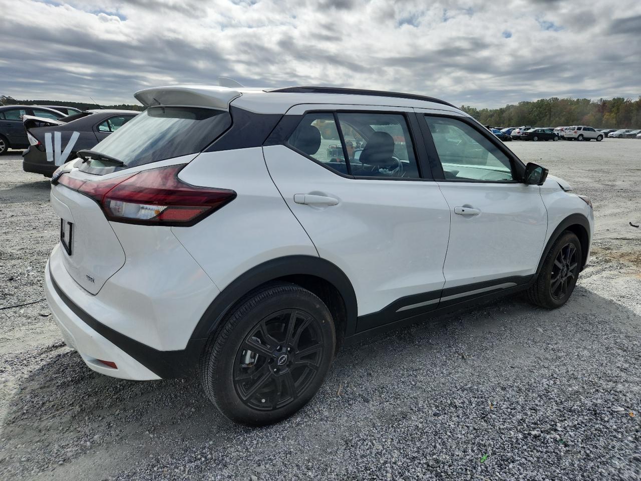 NISSAN KICKS SR