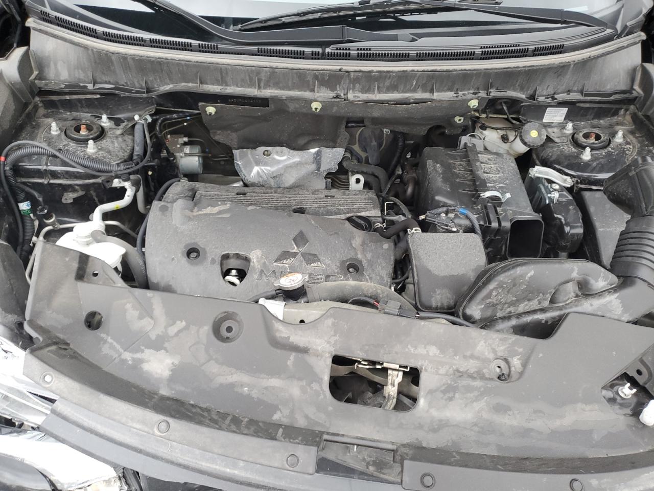 MITSUBISHI OUTLANDER SE