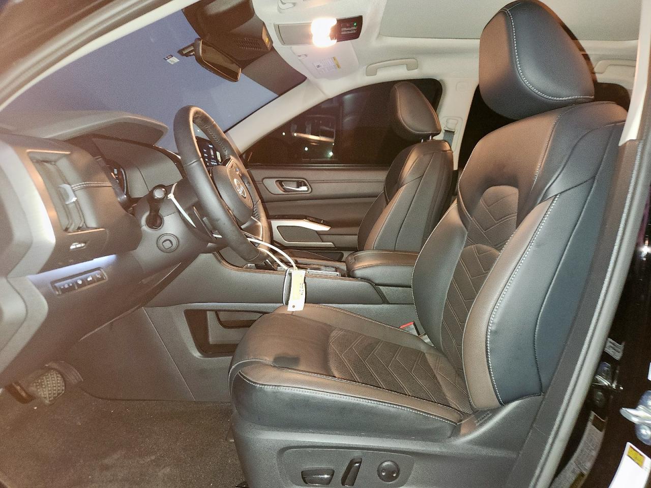 NISSAN PATHFINDER PLATINUM