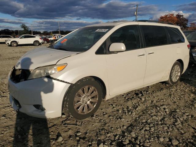 Global Auto Auctions: 2011 TOYOTA SIENNA XLE
