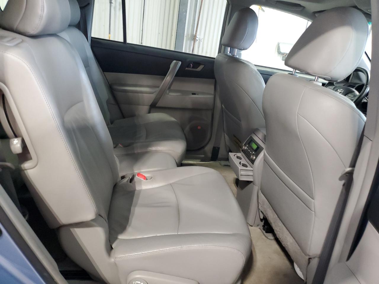 TOYOTA HIGHLANDER SPORT