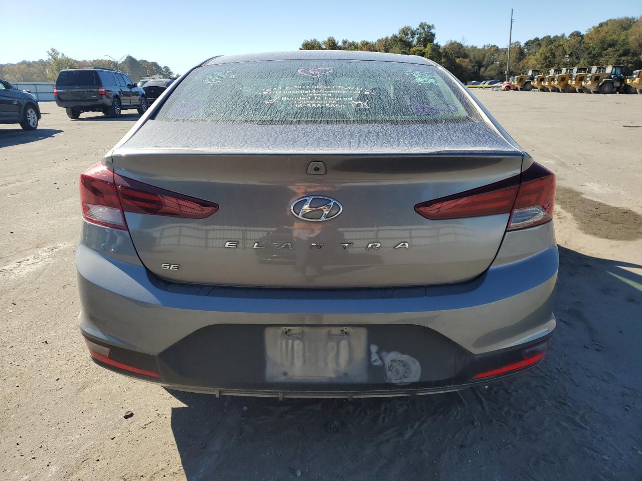 HYUNDAI ELANTRA SE