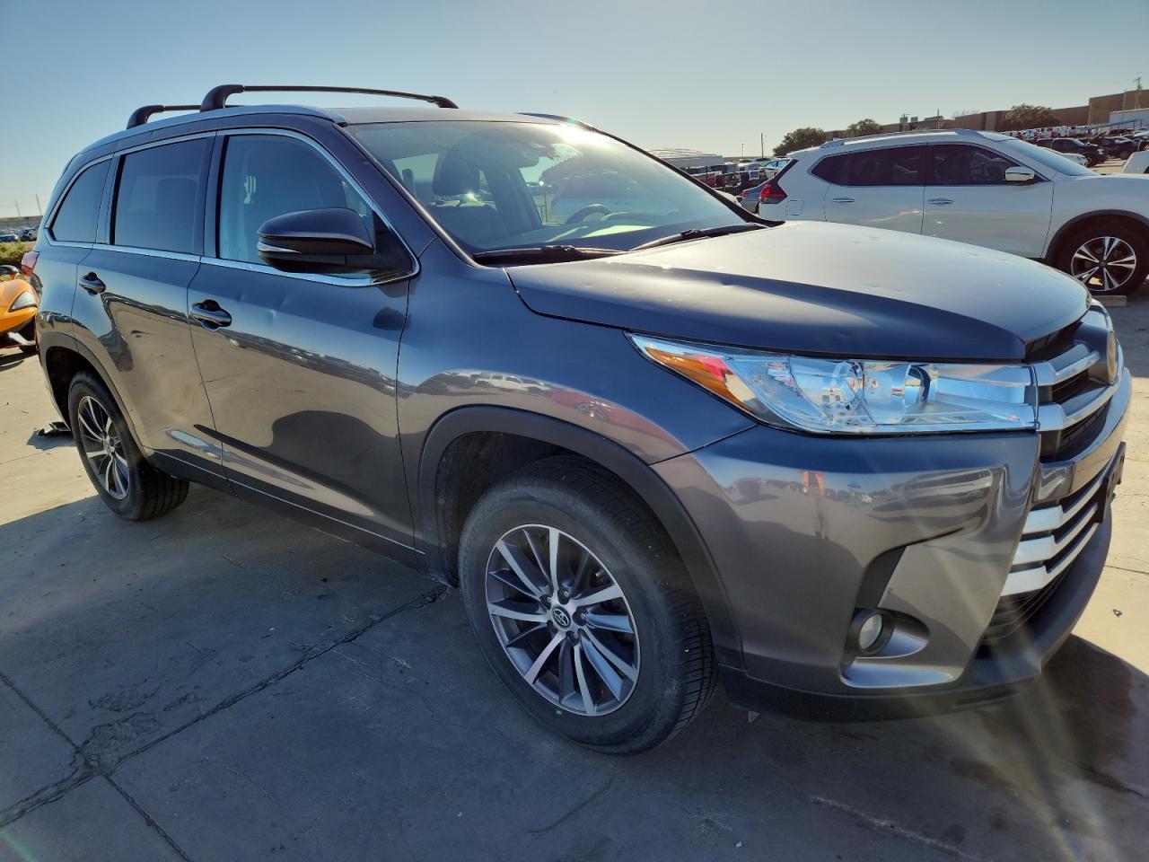 TOYOTA HIGHLANDER SE
