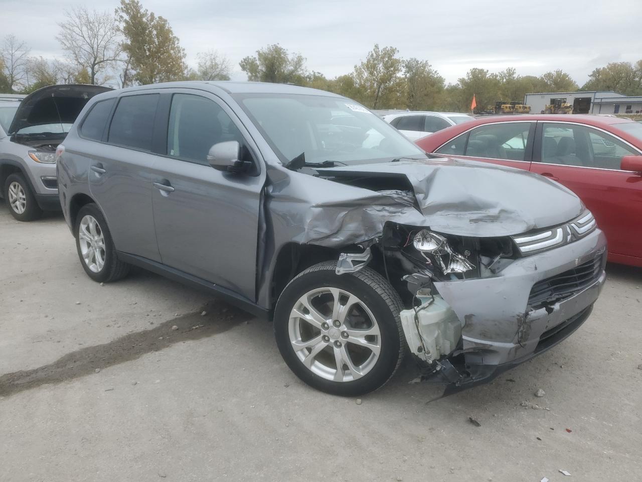 MITSUBISHI OUTLANDER SE