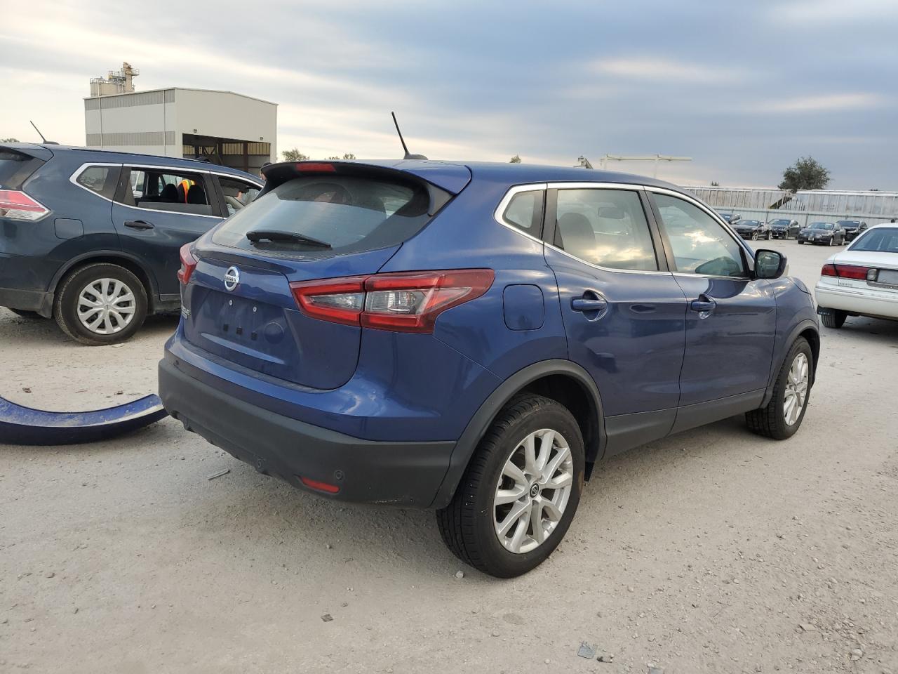 NISSAN ROGUE SPORT S