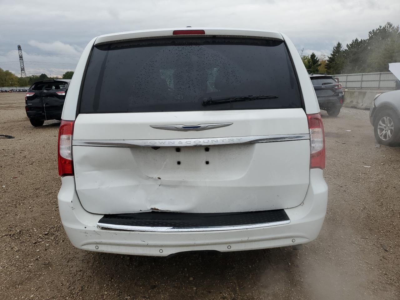 CHRYSLER TOWN & COUNTRY TOURING L