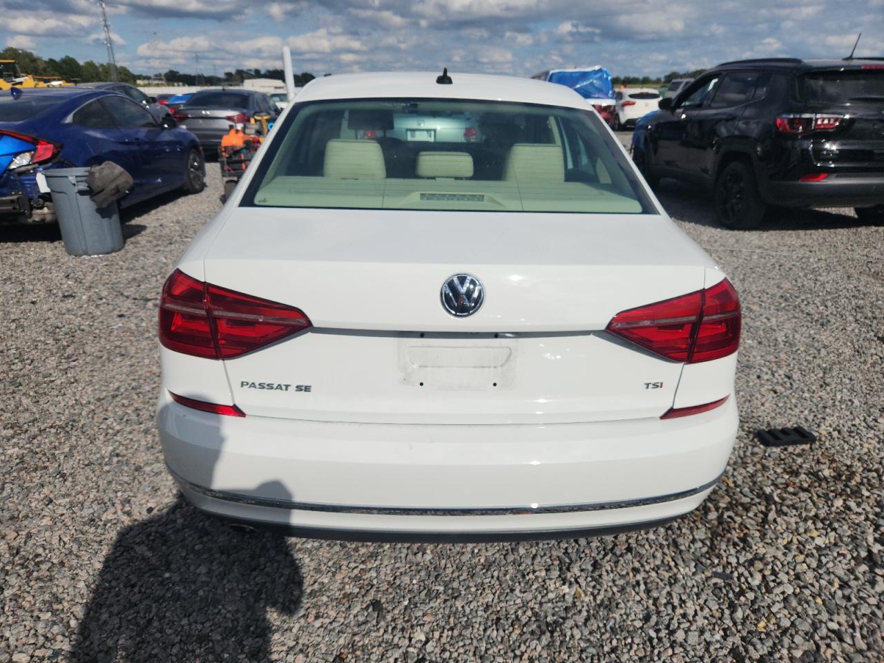 VOLKSWAGEN PASSAT SE