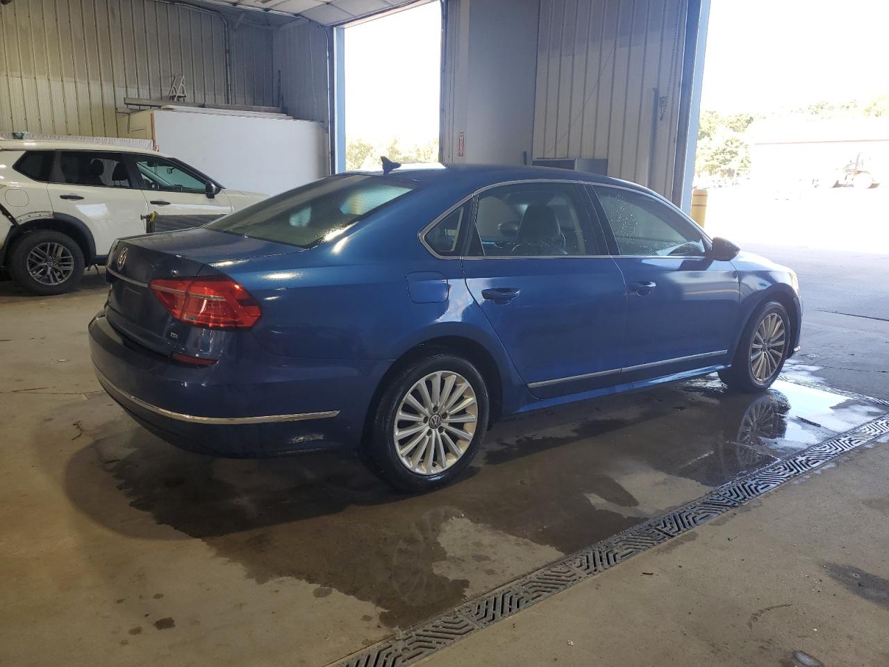 VOLKSWAGEN PASSAT SE