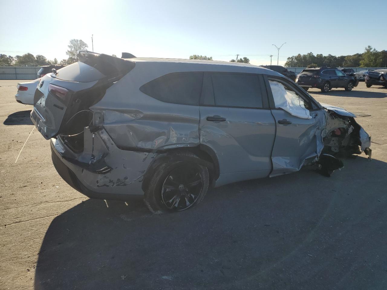 TOYOTA HIGHLANDER HYBRID XLE