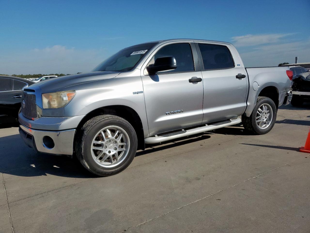 TOYOTA TUNDRA CREWMAX SR5