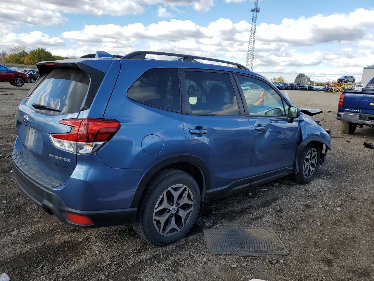 SUBARU FORESTER PREMIUM