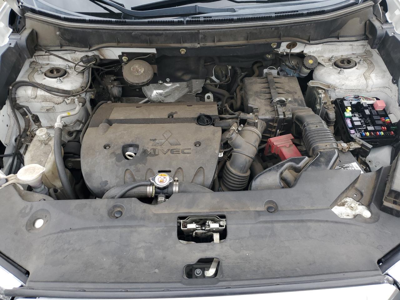 MITSUBISHI OUTLANDER ES