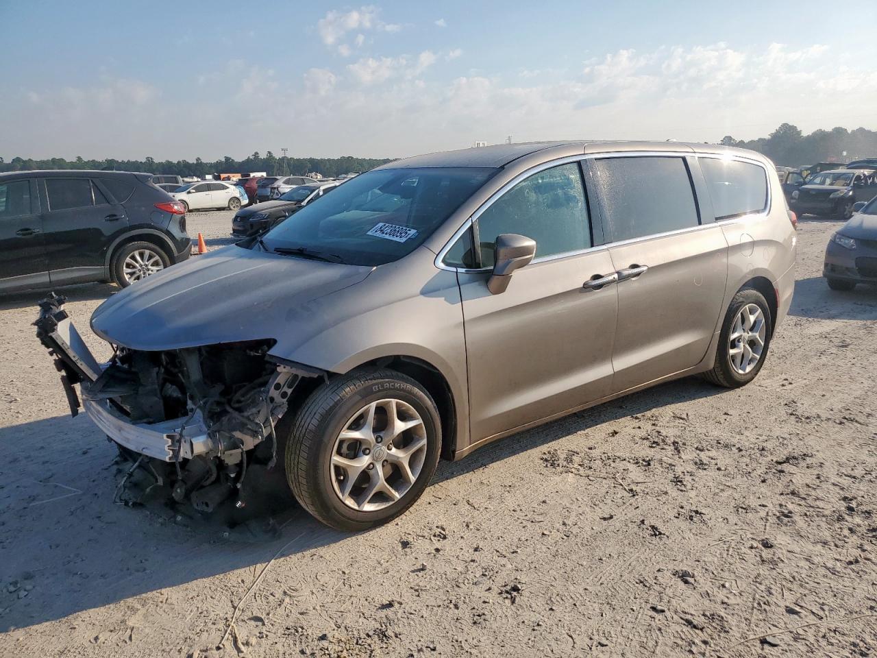  Salvage Chrysler Pacifica