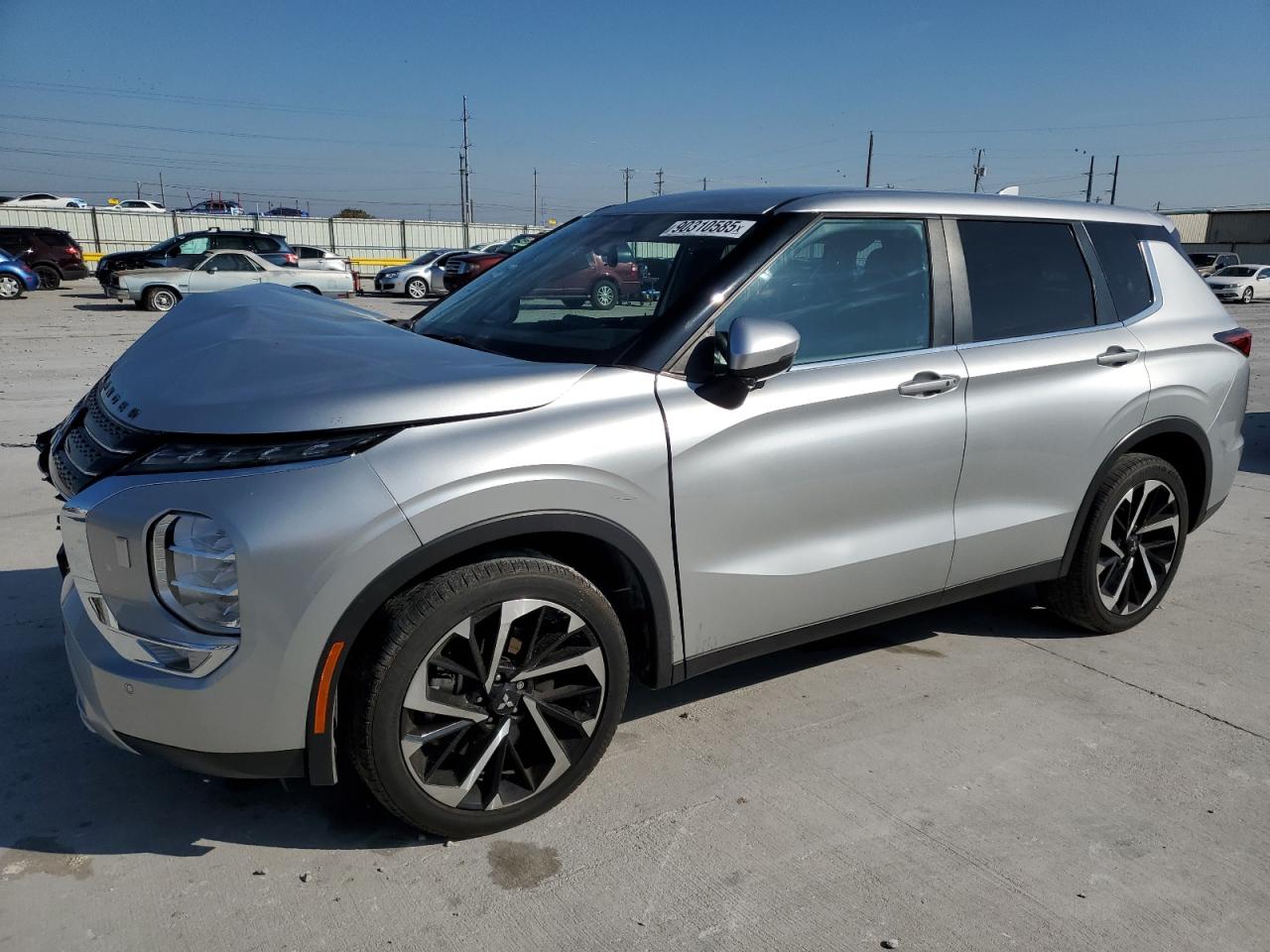 MITSUBISHI OUTLANDER SE