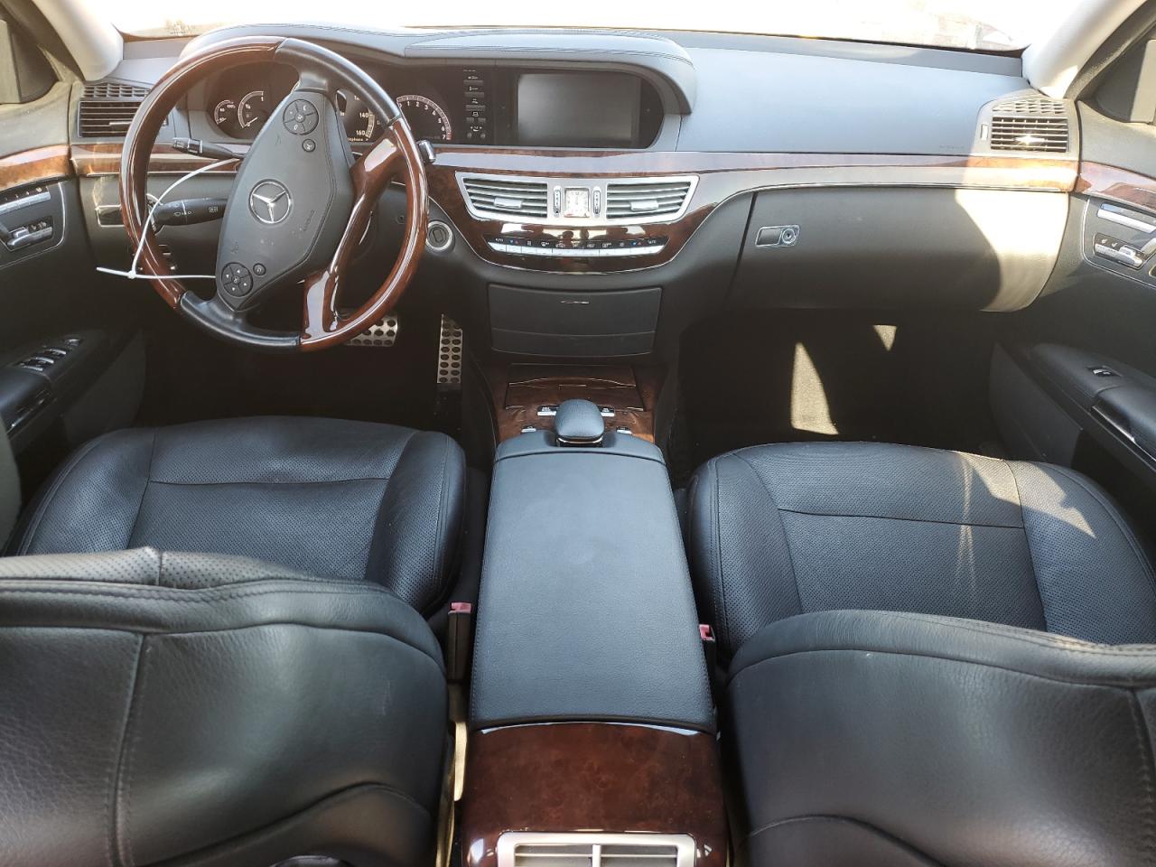 MERCEDES-BENZ S-CLASS 550