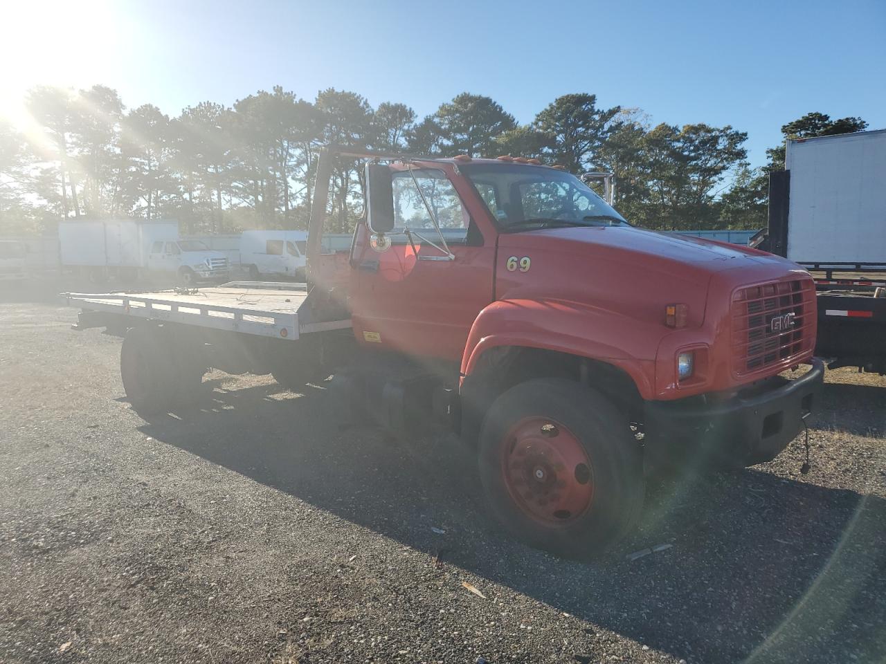 Lot #3301605767 2000 GMC C6500