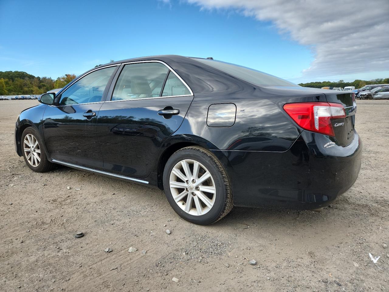 TOYOTA CAMRY SE