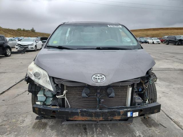 2012 TOYOTA SIENNA XLE #3285014936