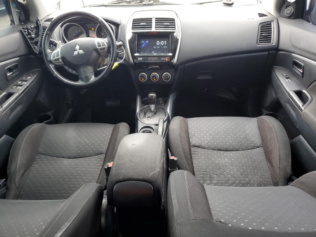 MITSUBISHI OUTLANDER SE